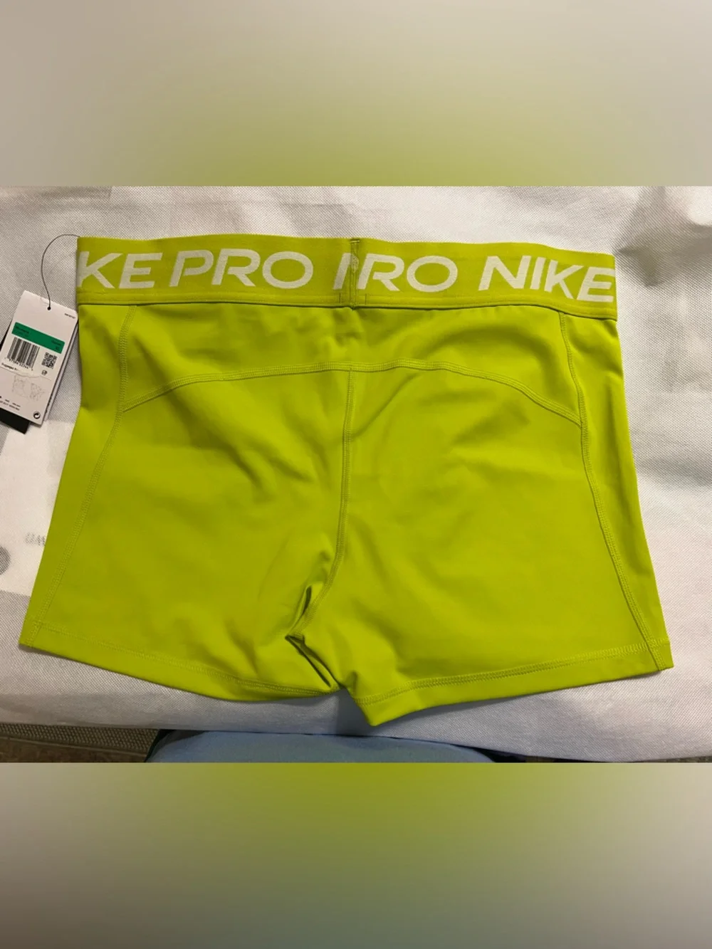 Nike Women’s Neon Yellow-Green 3" Pro Bike Shorts - Picture 4 of 6